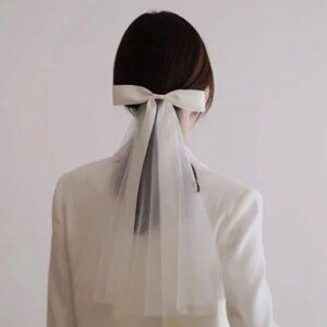 Short Wedding Veil with Slim Silk Bow